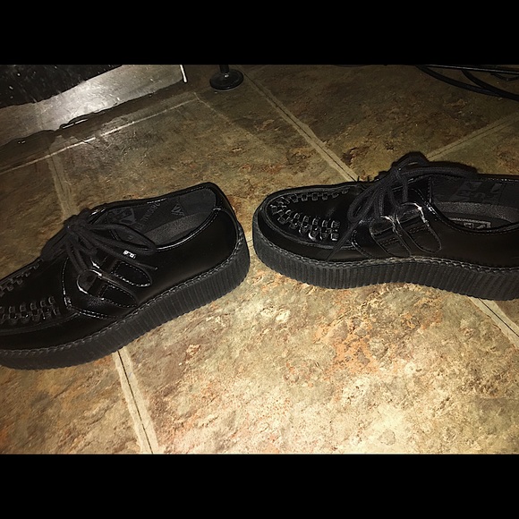 tuk creepers size is 7 kinda big thats why i rarley wore them - Picture 5 of 6